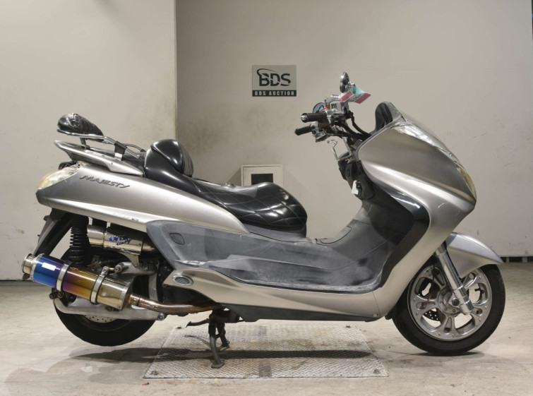 Мотоцикл Yamaha MAJESTY250