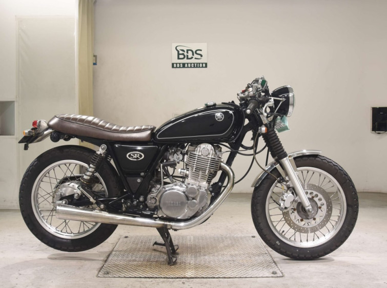 Мотоцикл Yamaha SR400 с пробегом 9264 km