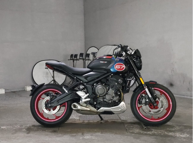 Мотоцикл Triumph TRIDENT660 з пробігом 1699 km