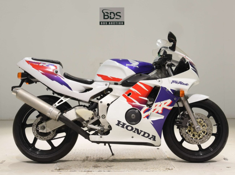 Мотоцикл Honda CBR250RR с пробегом 12172 km