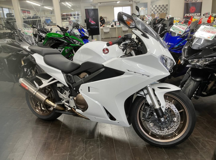 Мотоцикл Honda VFR800F з пробігом 6630 km