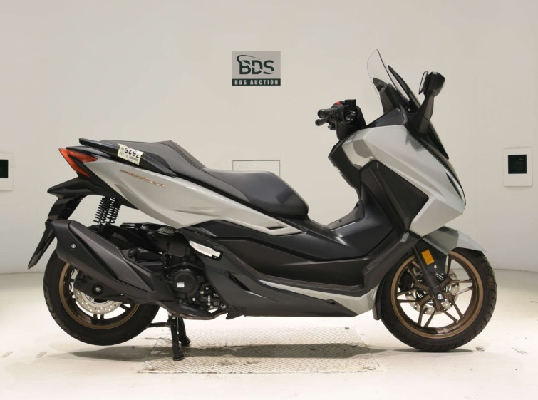 Мотоцикл Honda FORZA с пробегом 2033 km