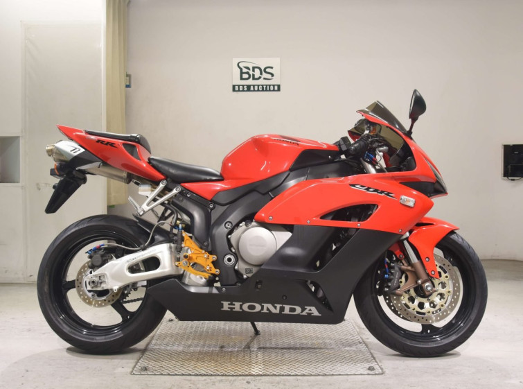 Мотоцикл Honda CBR1000RR с пробегом 19847 km