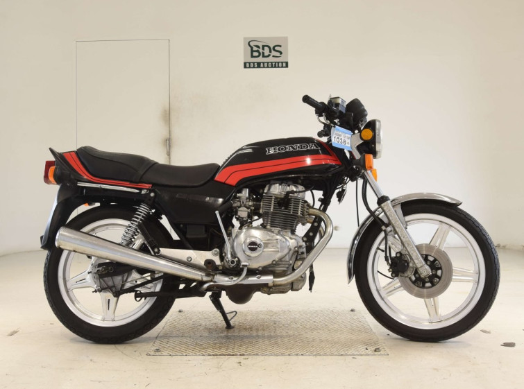 Мотоцикл Honda CB400N з пробігом 25643 m