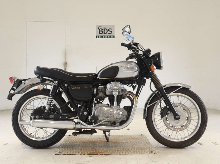 Мотоцикл Kawasaki W650 с пробегом 8417 km