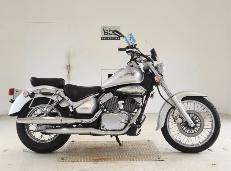 Мотоцикл Suzuki INTRUDER 250LC