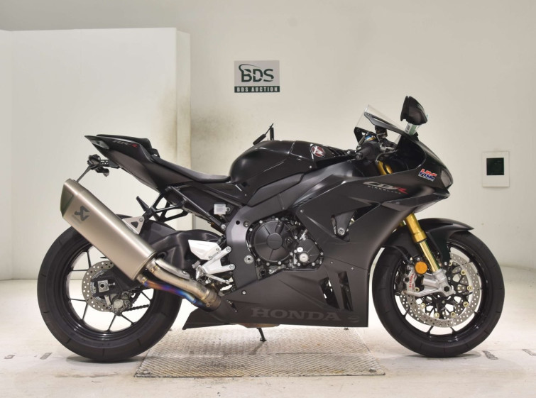 Мотоцикл Honda CBR1000RR SP с пробегом 9364 km