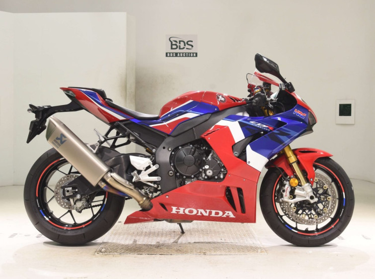 Мотоцикл Honda CBR1000RR с пробегом 8350 km
