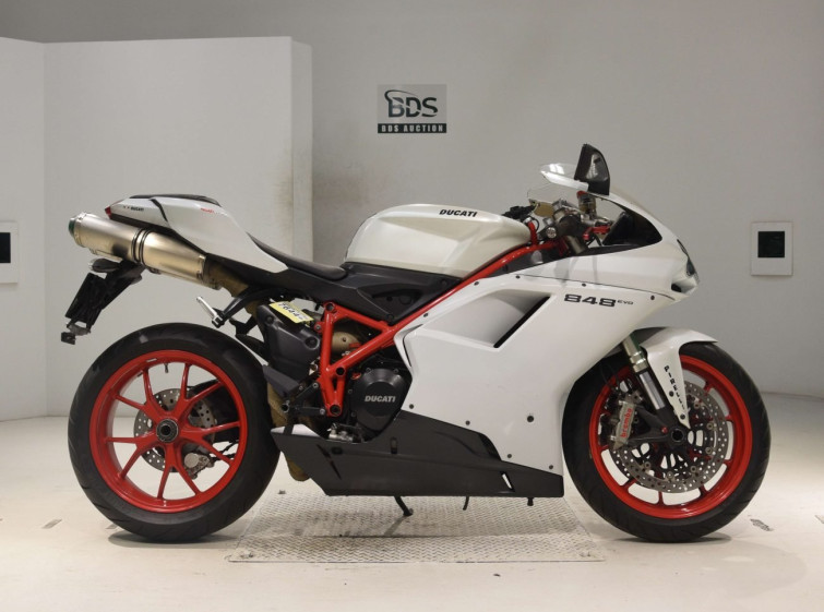 Мотоцикл Ducati 848EVO з пробігом 26405 km
