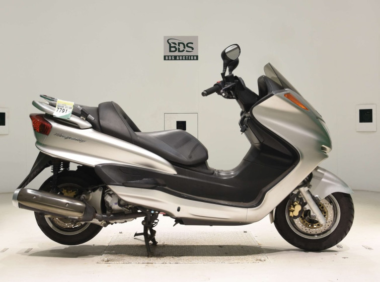 Мотоцикл Yamaha MAJESTY 250 з пробігом 19007 km