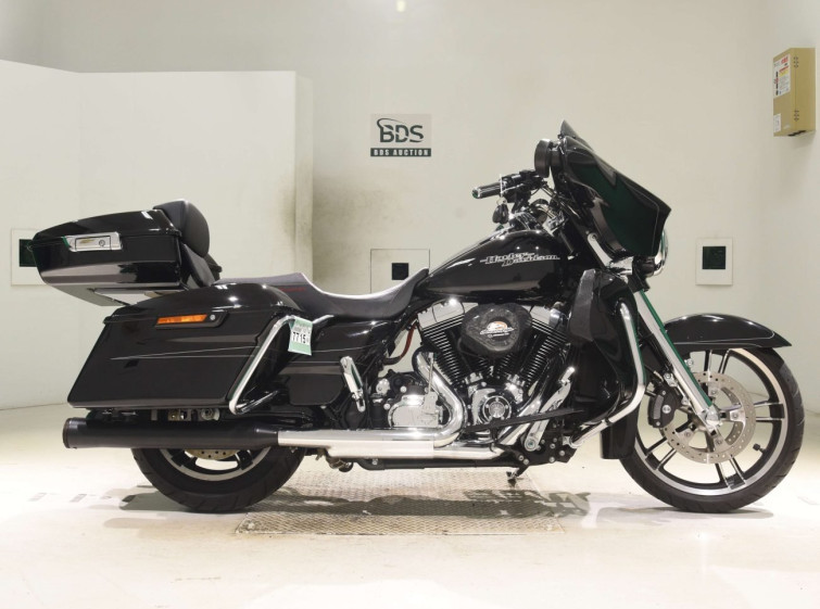 Мотоцикл HD SREET GLIDE FLHXS1690 з пробігом 8140 km