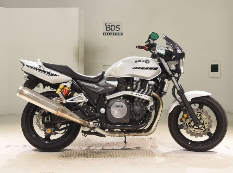 Мотоцикл Yamaha XJR1300L с пробегом 63036 km