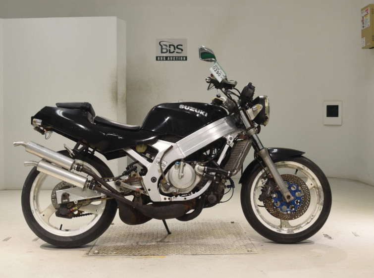 Мотоцикл Suzuki RGV250 з пробігом 27942 km
