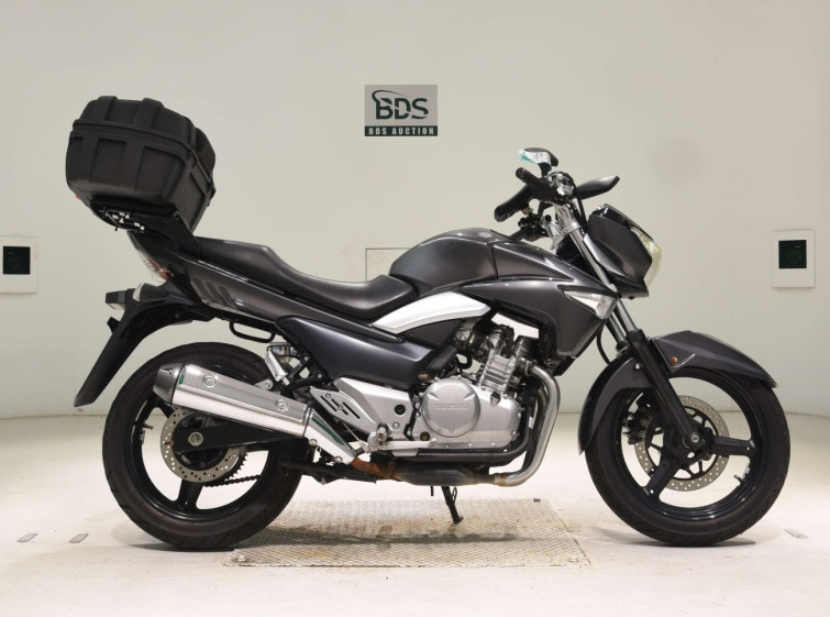 Мотоцикл Suzuki GSR250 с пробегом 27422 km