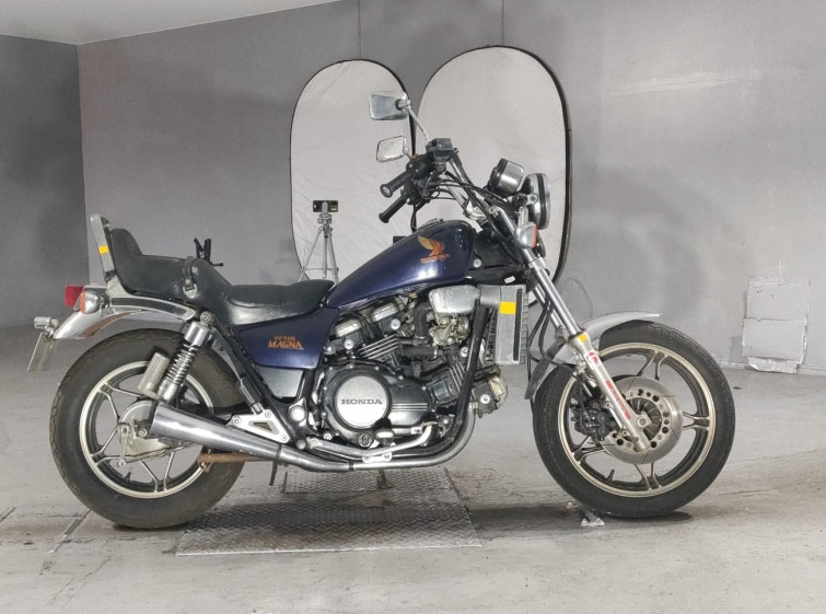 Мотоцикл Honda MAGNA750 з пробігом 32667 km