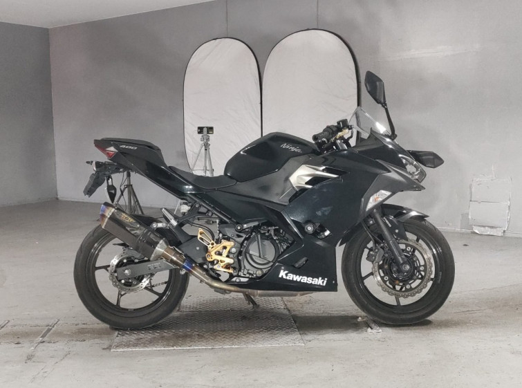 Мотоцикл Kawasaki NINJA400 з пробігом 37651 km