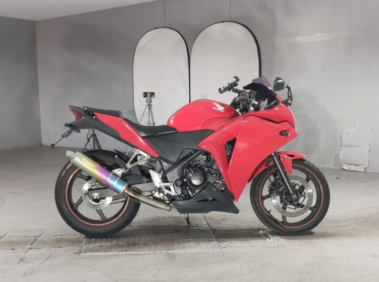 Мотоцикл Honda CBR250R з пробігом 21438 km