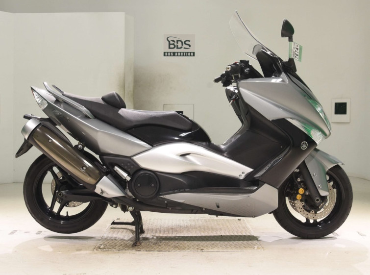 Мотоцикл Yamaha T-MAX500 с пробегом 42640 km