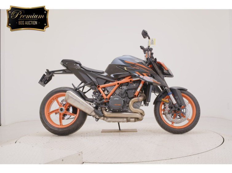 Мотоцикл KTM 1290 SUPERDUKE R з пробігом 8 km