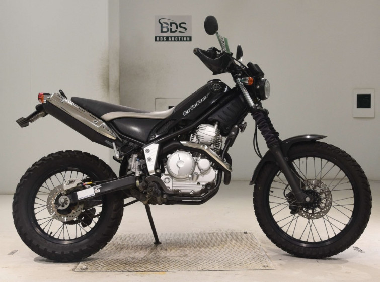Мотоцикл Yamaha TRICKER с пробегом 8556 km