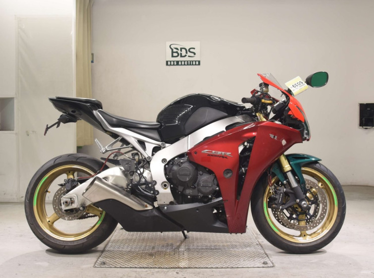 Мотоцикл Honda CBR1000RR с пробегом 34489 km