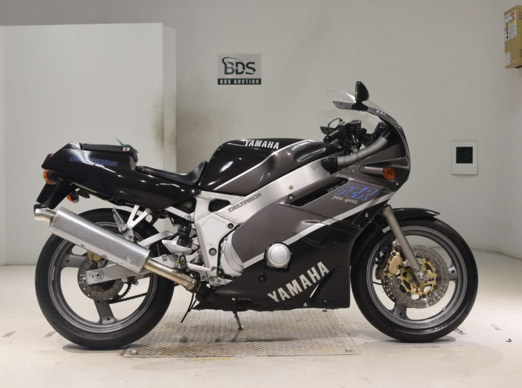 Мотоцикл Yamaha FZR400 з пробігом 7597 km