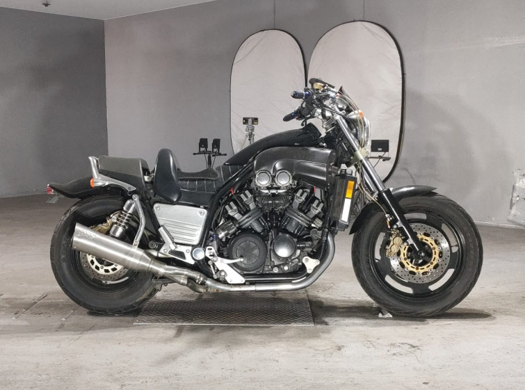 Мотоцикл Yamaha V-MAX1200 с пробегом 29955 m