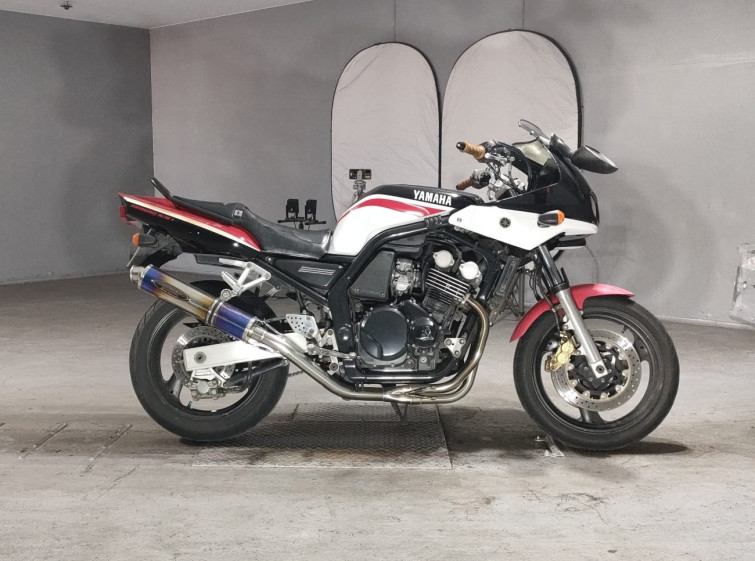 Мотоцикл Yamaha FZ400 с пробегом 102422 km
