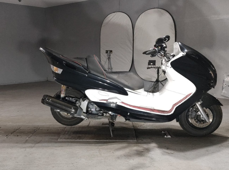 Мотоцикл Yamaha MAJESTY250