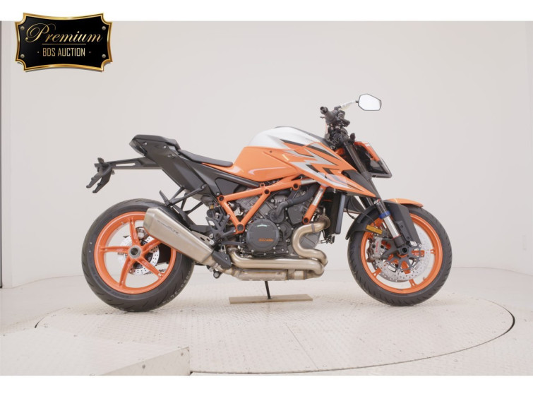 Мотоцикл KTM 1290 SUPERDUKE R з пробігом 1 km