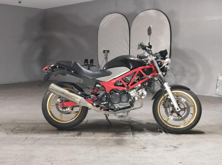 Мотоцикл Honda VTR250