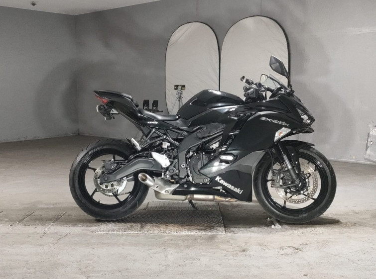 Мотоцикл Kawasaki NINJA ZX-25R с пробегом 7993 km
