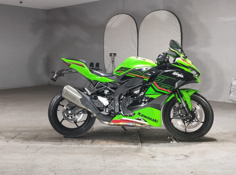 Мотоцикл Kawasaki NINJA ZX-25R KRT з пробігом 21045 km