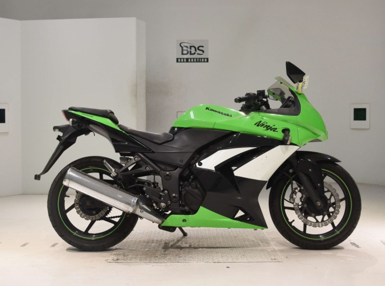 Мотоцикл Kawasaki NINJA250R с пробегом 62921 km