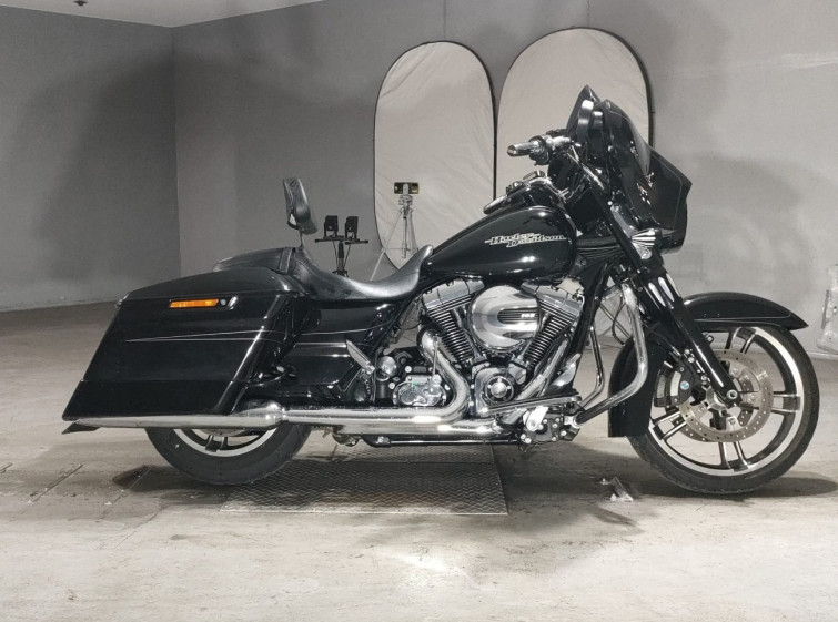 Мотоцикл HD SREET GLIDE FLHXS1690 с пробегом 11117 km