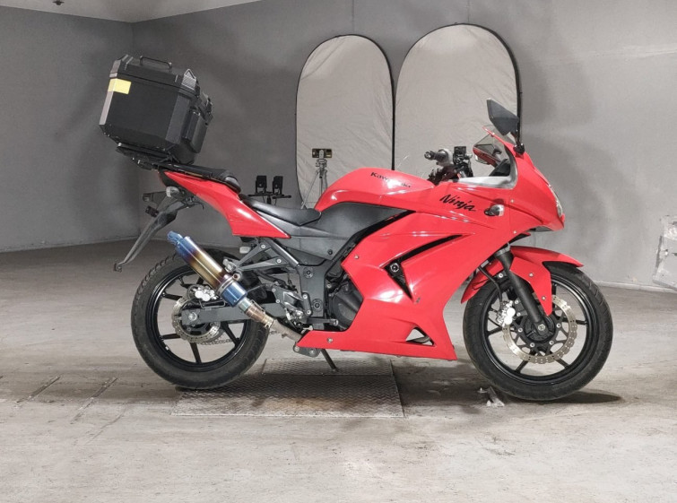 Мотоцикл Kawasaki NINJA250R з пробігом 24286 km