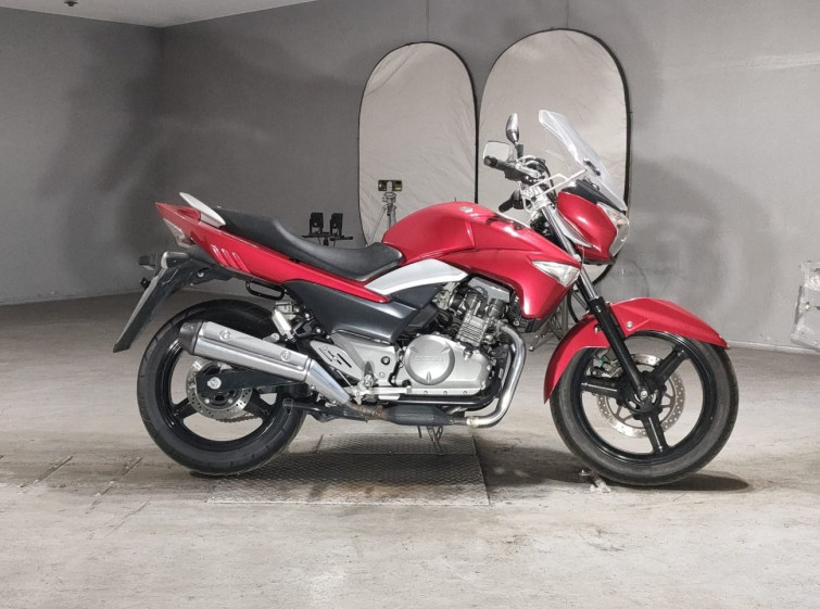 Мотоцикл Suzuki GSR250 с пробегом 8570 km
