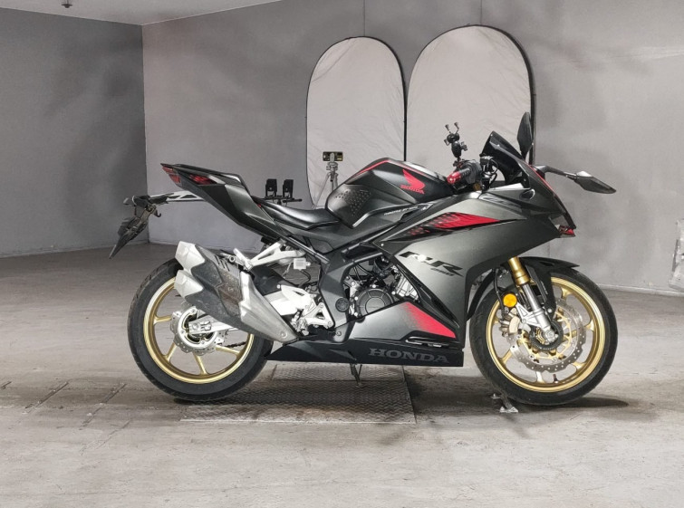 Мотоцикл Honda CBR250RR с пробегом 8579 km