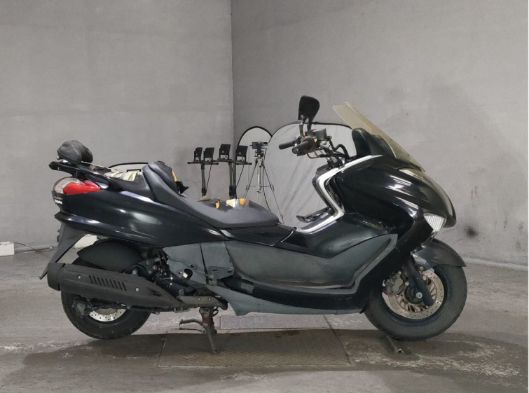 Мотоцикл Yamaha MAJESTY250