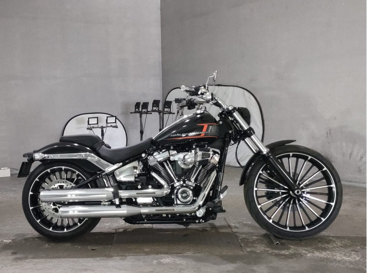 Мотоцикл HD FXBR1920 с пробегом 2956 km