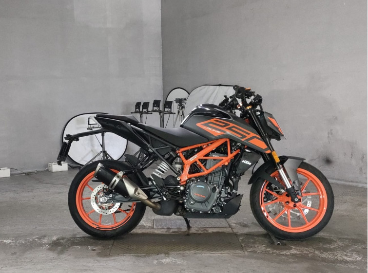 Мотоцикл KTM 250 DUKE з пробігом 3801 km