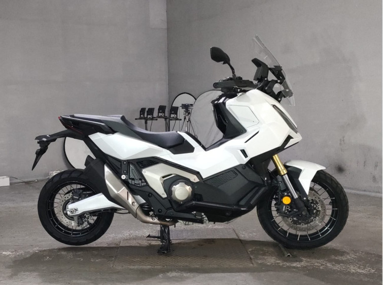 Мотоцикл Honda X-ADV750 з пробігом 5405 km