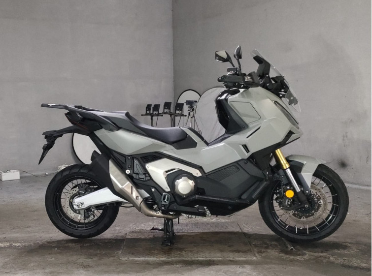Мотоцикл Honda X-ADV750 з пробігом 1030 km