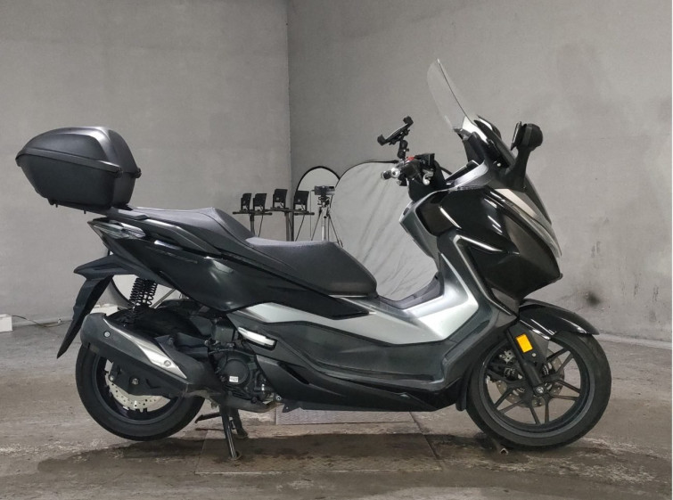 Мотоцикл Honda FORZA з пробігом 35327 km