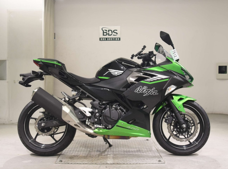 Мотоцикл Kawasaki NINJA400 з пробігом 750 km