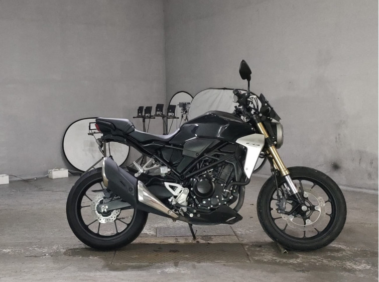 Мотоцикл Honda CB250R з пробігом 3079 km