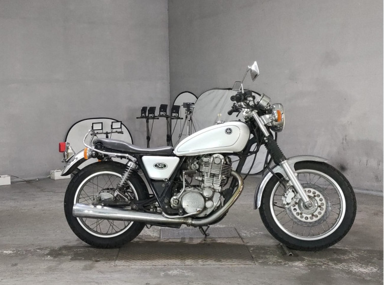 Мотоцикл Yamaha SR400 с пробегом 19393 km
