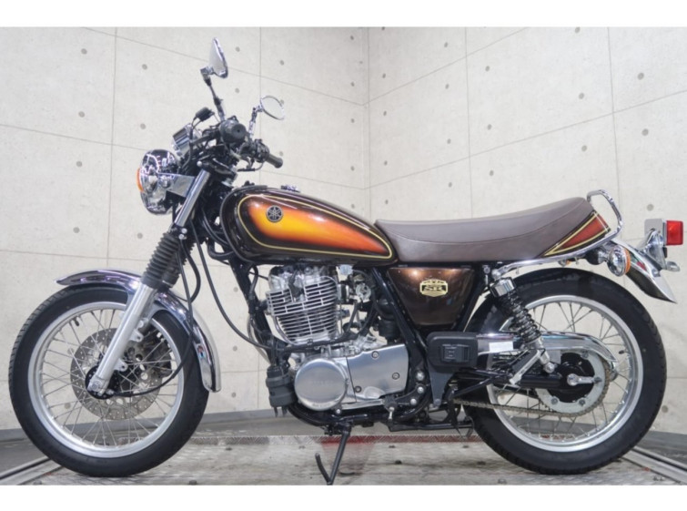Мотоцикл Yamaha SR400 с пробегом 4333 km