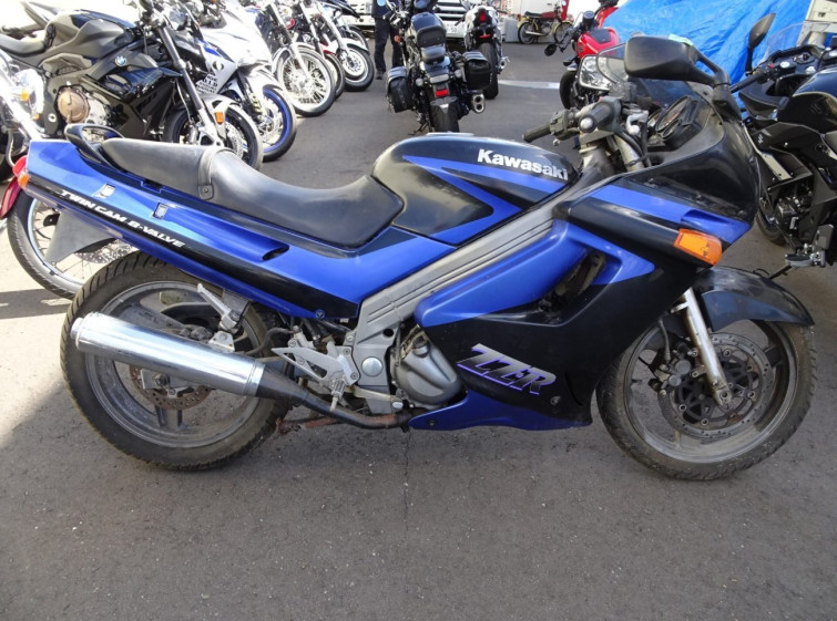 Мотоцикл Kawasaki ZZ-R250 с пробегом 2143 km
