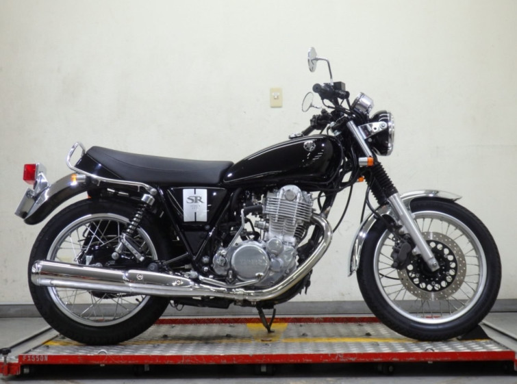 Мотоцикл Yamaha SR400 с пробегом 9847 km